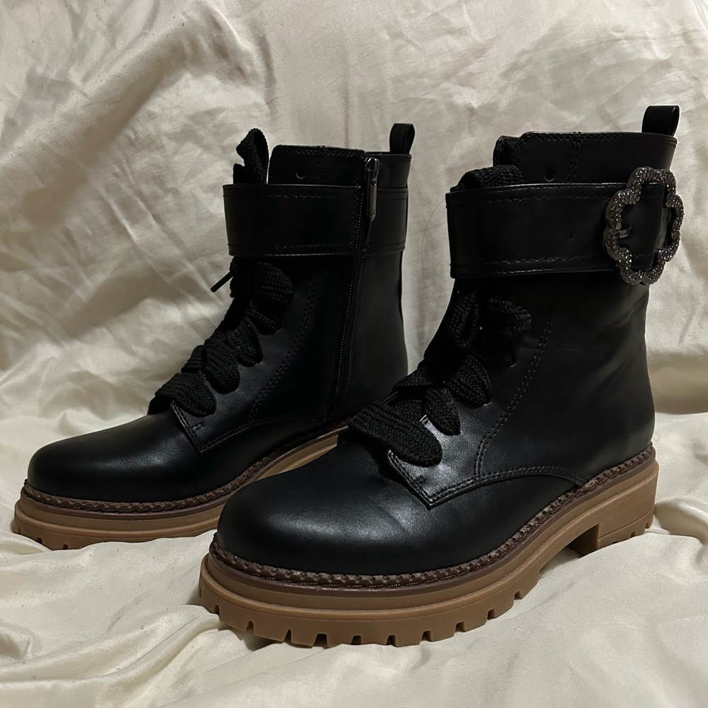 New without tag Sam & Libby black bucketed combat boots, size 8.